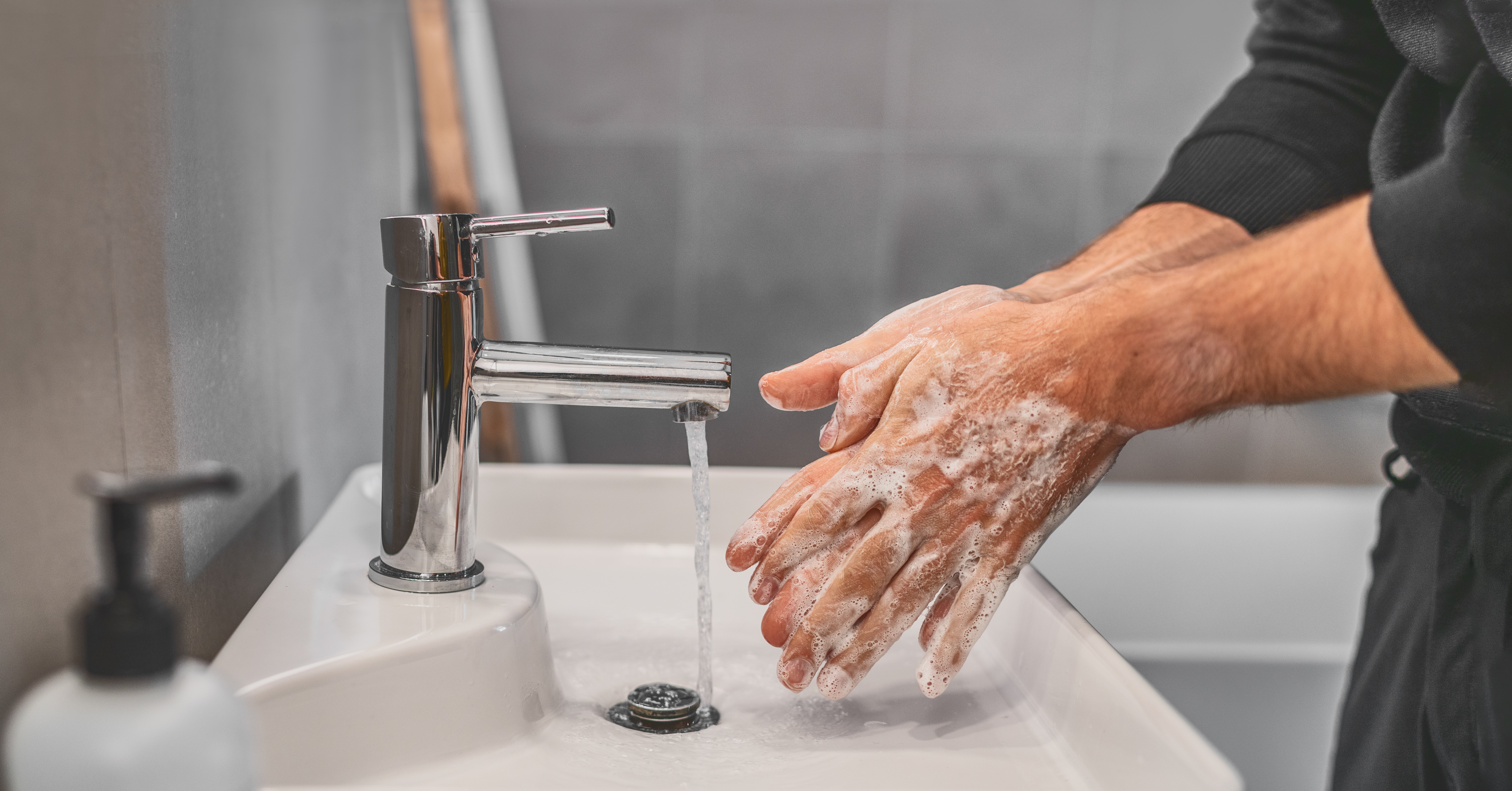 Washing hands 