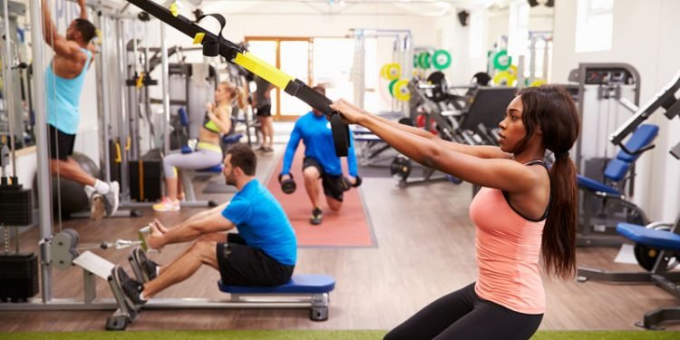 iStock-481451218-Shoulder-Stabilization-TRX-squat-row-Sized-750x375