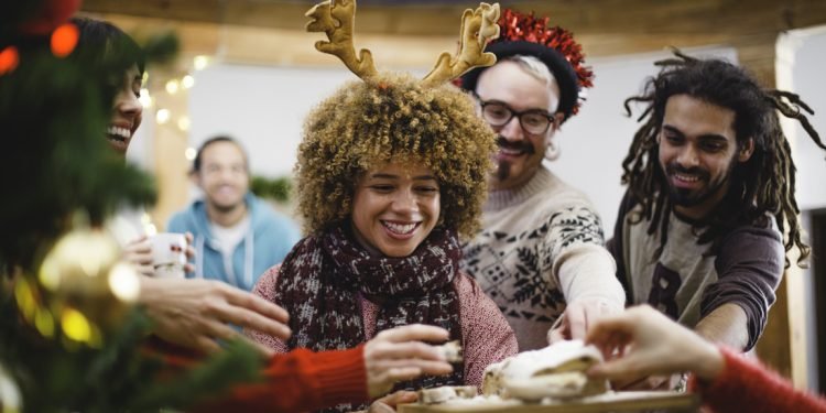 iStock-538776452-holiday-party.-medium-750x375
